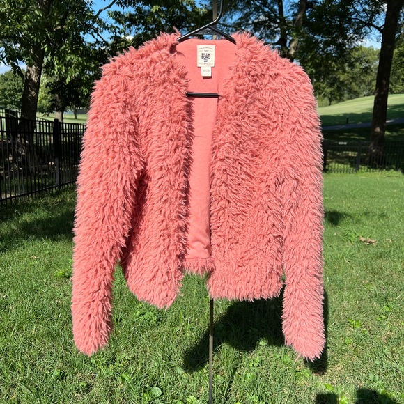 Billabong Faux Fur Teddy Jacket in a Dusty Pink Color, size M has pockets!! - Picture 3 of 9